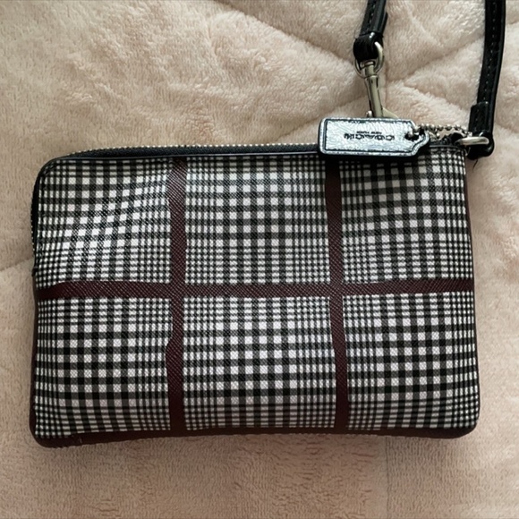 Coach brand wristlet wallet - Picture 2 of 2